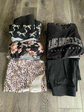 Women’s clothing bundle M 11pcs